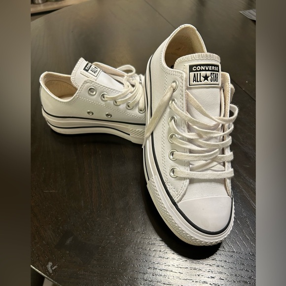 Converse women’s Chuck Taylor All Star platform sneakers - Picture 1 of 4